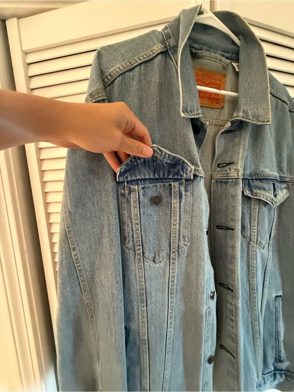 Levi's Light Wash Denim Jacket in Blue